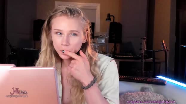 realjuliajane  31-05-2023