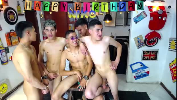 sextwinksx  05-06-2023