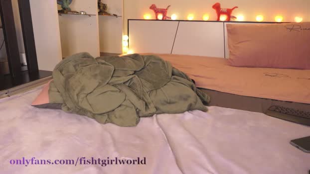 fishtgirlworld  12-07-2023