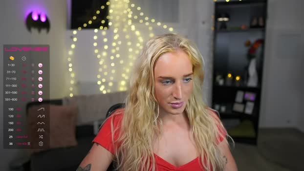 nicolette__shea_  27-07-2023