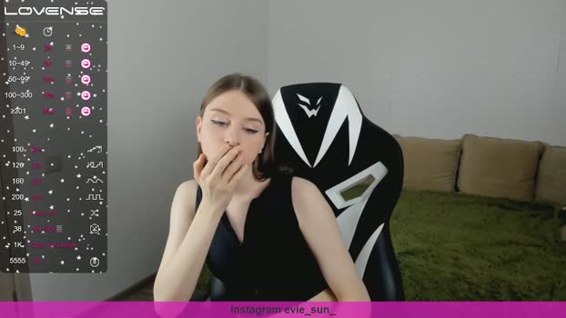 evie_may  13-08-2023