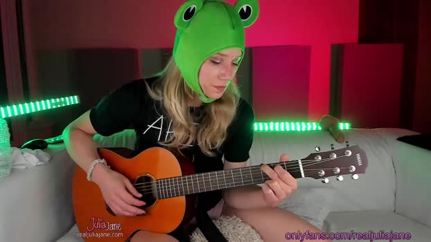 realjuliajane  23-08-2023