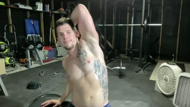 browneyedmuscleboy32  27-08-2023