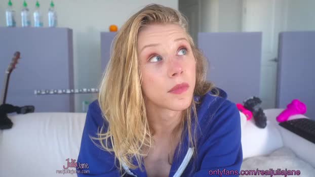 realjuliajane  19-10-2023