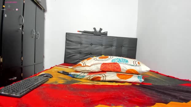 vicky_hotteei  18-11-2023