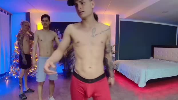 badguyss_bisex 06-12-2023