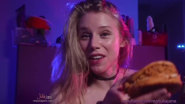 julia_jane 10-02-2024