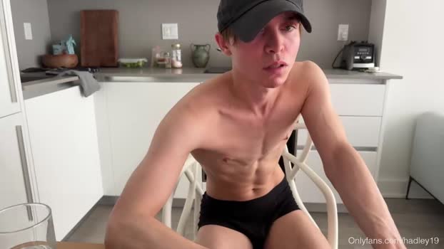 hadley19 Chaturbate 05-06-2024 Males
