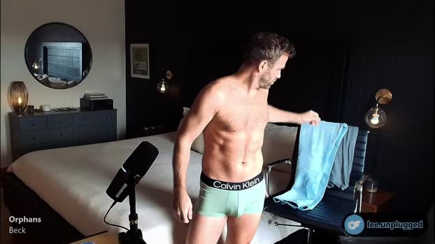 bareleeworking Chaturbate 27-08-2024 Males