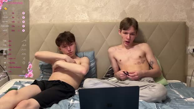 malcolm_yang kissing Webcam SHOW @ Chaturbate 29-12-2024