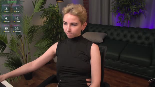 Aurora_First StripChat Female 14-01-2025