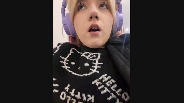Baby__Naughty StripChat Female 15-01-2025