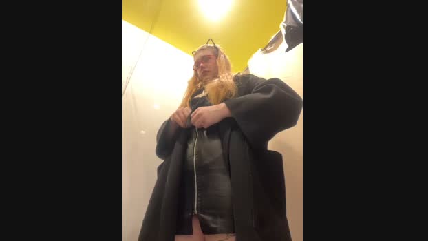 Honey___Hot StripChat Female 15-01-2025