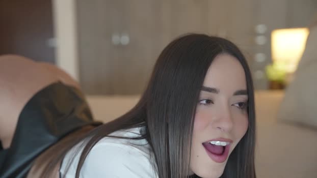 emyii Chaturbate Female 14-01-2025