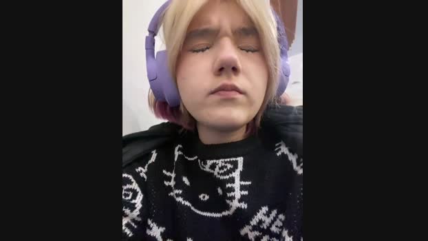 Baby__Naughty StripChat Female 15-01-2025