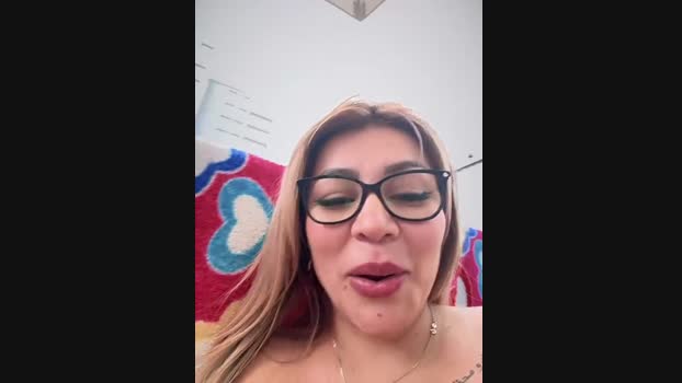 DIANITA_1988 StripChat Female 15-01-2025