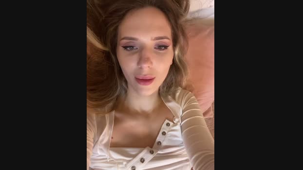 LiaraTesoni StripChat Female 18-01-2025