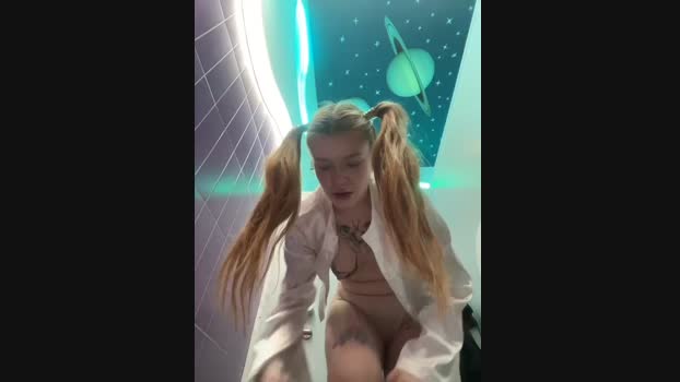 Honey___Hot StripChat Female 20-01-2025