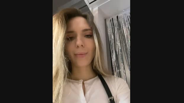 LiaraTesoni StripChat Female 20-01-2025