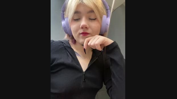 Baby__Naughty StripChat Female 24-01-2025