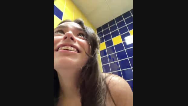 pantyless StripChat Female 25-01-2025