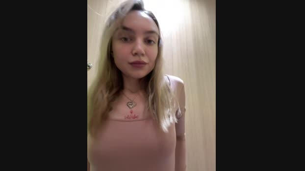 Miss_Elfie StripChat Female 27-01-2025