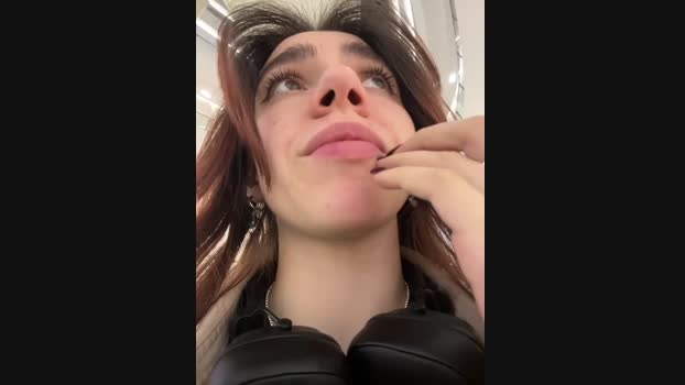 Lily__Belle StripChat Female 01-02-2025