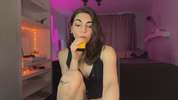 carry_hai toy Webcam SHOW @ Chaturbate 02-02-2025