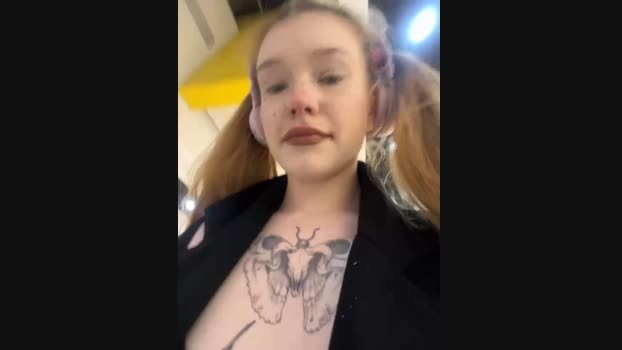 Honey___Hot StripChat Female 02-02-2025