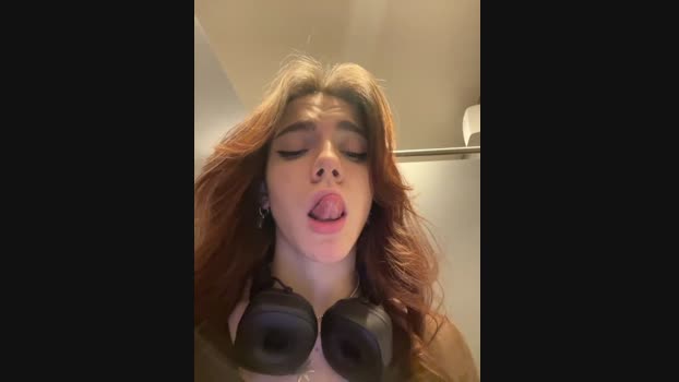 Lily__Belle StripChat Female 02-02-2025