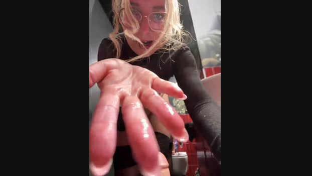 The_Snowwhitee StripChat Female 04-02-2025