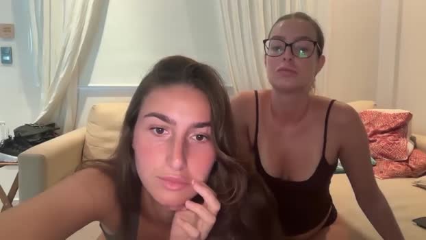 Kikiii_xx MyFreeCams Female 06-02-2025