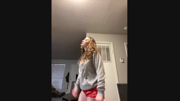 hunnybee_alleh StripChat Female 11-02-2025