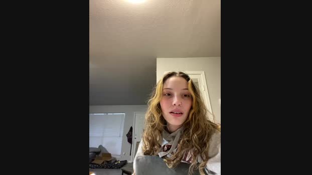 hunnybee_alleh StripChat Female 11-02-2025