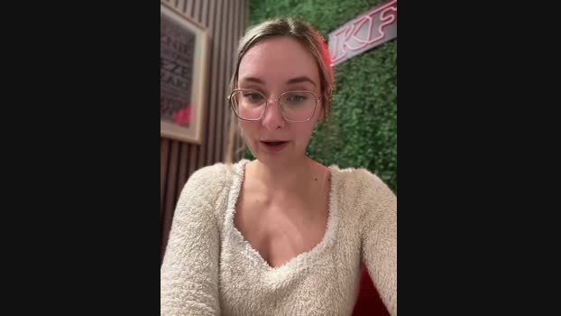 The_Snowwhitee StripChat Female 18-02-2025