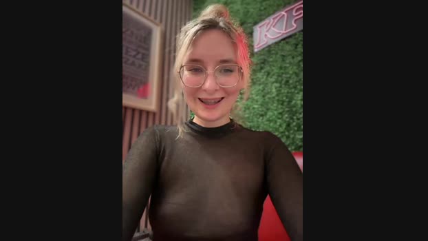 The_Snowwhitee StripChat Female 19-02-2025