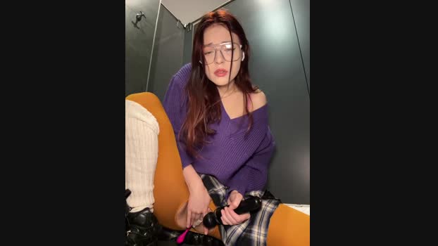 Times__Square StripChat Female 21-02-2025