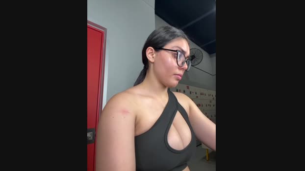 zui_lu StripChat Female 01-03-2025
