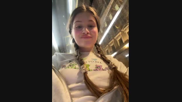 mmelicious StripChat Female 08-03-2025