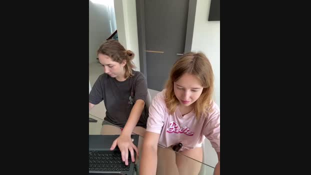 Nura_n_Sarah StripChat Female 12-03-2025