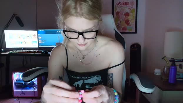 DuckChan0 MyFreeCams Female 12-04-2025