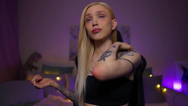 twiinkie_pie Video Webcam SHOW @ Chaturbate 01-05-2025