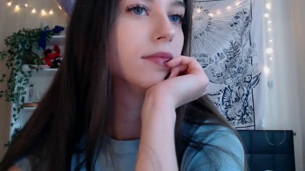 ElsieF_ MyFreeCams Female 03-05-2025