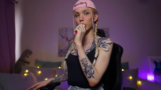 twiinkie_pie hardcock Webcam SHOW @ Chaturbate 05-05-2025
