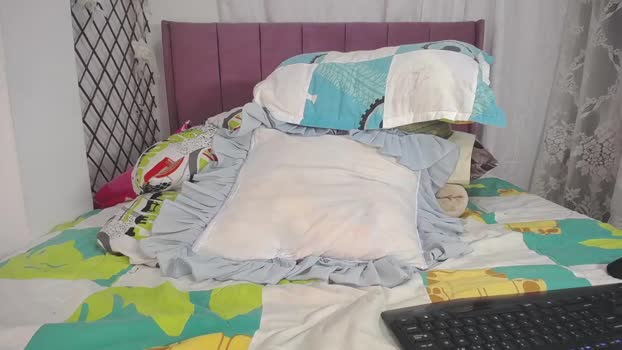 rosalynda_collen lick Webcam SHOW @ Chaturbate 06-06-2025
