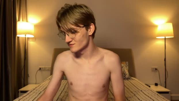 kellytwink gay Webcam SHOW @ Chaturbate 25-06-2025