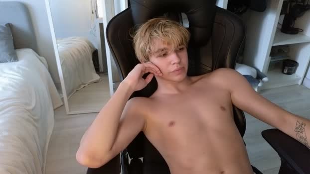 sw33theart_b0y Webcam Webcam SHOW @ Chaturbate 03-07-2025