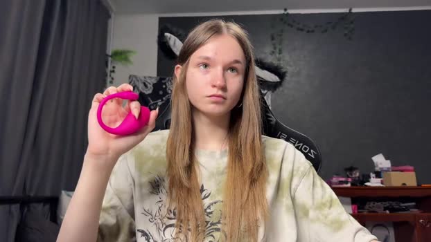 nloraaa toys Webcam SHOW @ Chaturbate 07-07-2025