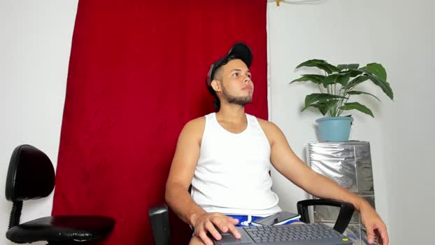 darkdreams_latins natural Webcam SHOW @ Chaturbate 17-07-2025