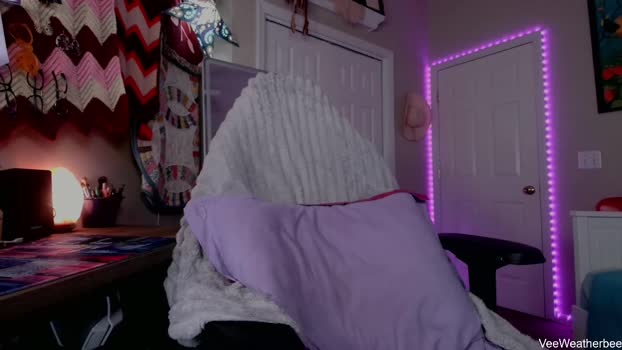 veeweatherbee big Webcam SHOW @ Chaturbate 17-07-2025